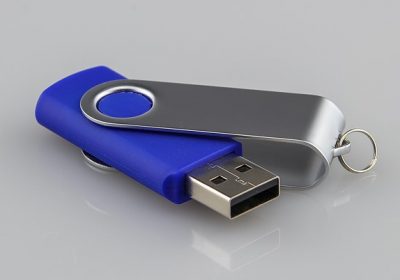 Arnaque à la clé USB Une variante de l’escroquerie à la pièce jointe